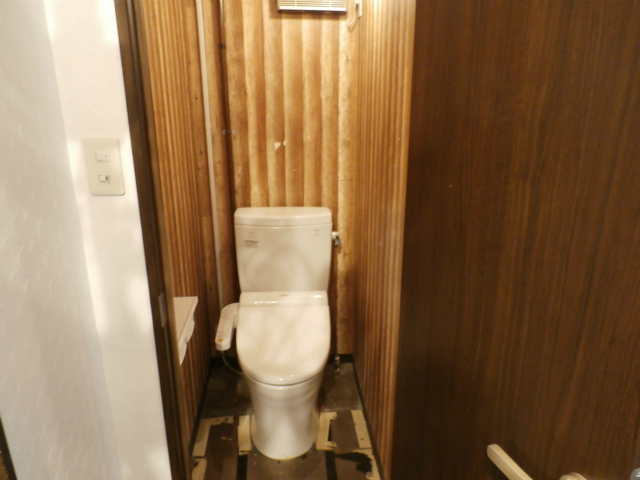 美智ビル1階トイレ