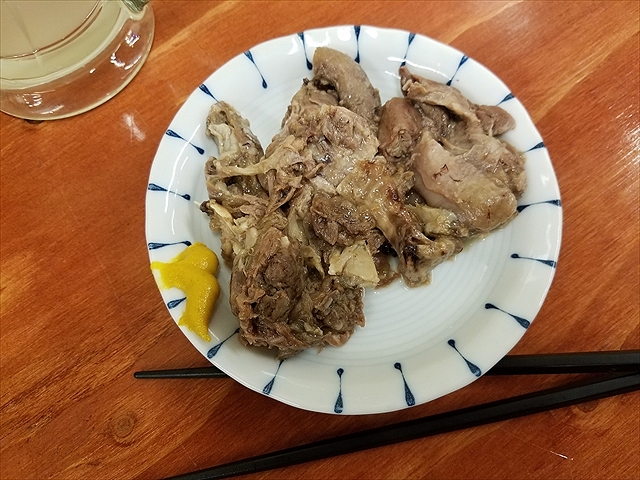 20180111_155639_R 皿なんこつ。肉自体をたのしめる味付けとほぐれ具合