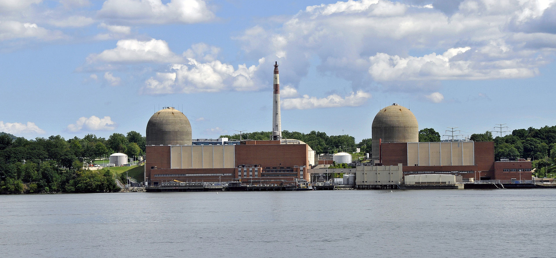 Indian_Point_Nuclear_Power_Plant.jpg
