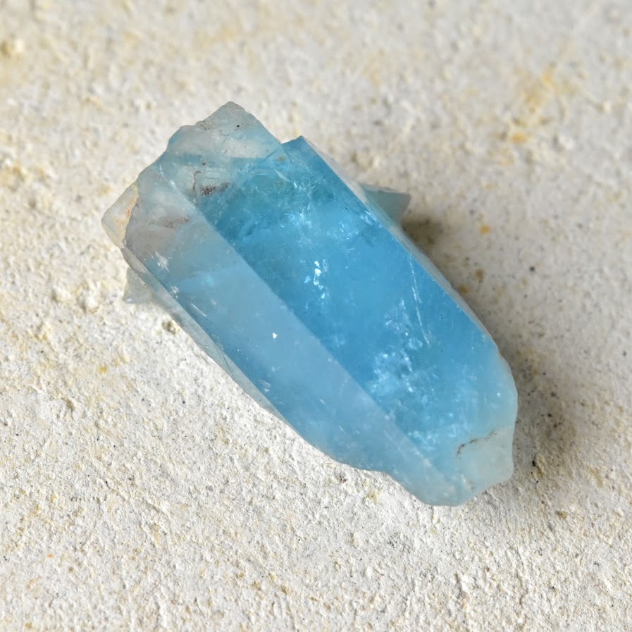 アクアマリン Neo Blue ベトナム・タンホア産 6g/ 鉱物・結晶原石 - 天然石・パワーストーンのルース、クリスタル、原石、鉱物
